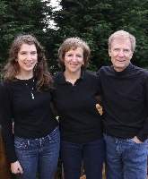 Carll Frye with wife Robyn and daughter Andrea